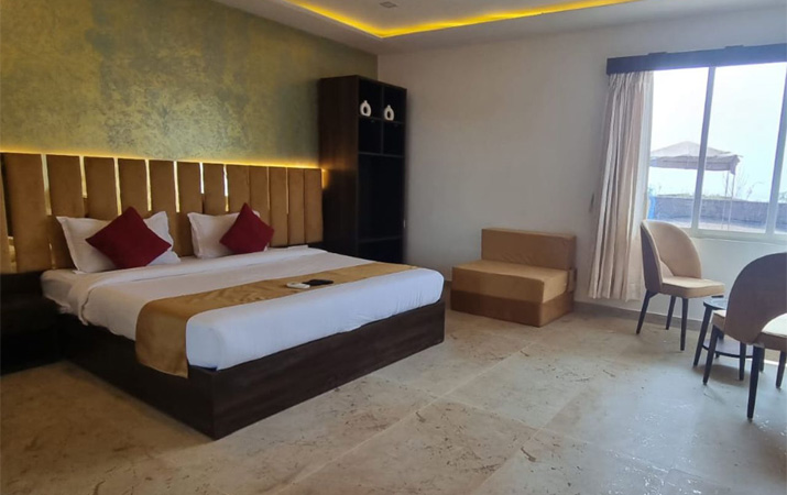 Hotels in Harnai