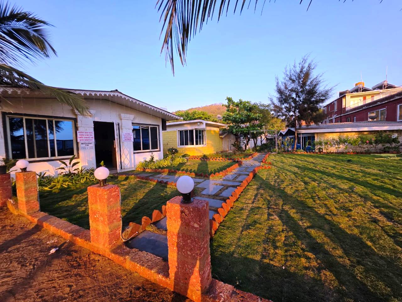Resorts near Saldure beach